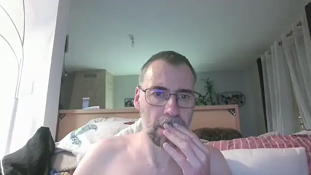 Snapshot of ptitcanard60600 chatting on May 1, 2026, 10:14 pm ptitcanard60600 online show from May 1, 2026, 10:14 pm