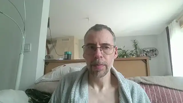 Snapshot of ptitcanard60600 chatting on May 10, 2026, 2:55 pm ptitcanard60600 online show from May 10, 2026, 2:55 pm