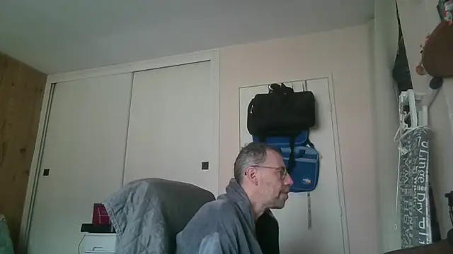 Snapshot of ptitcanard60600 chatting on May 13, 2026, 7:28 am ptitcanard60600 online show from May 13, 2026, 7:28 am