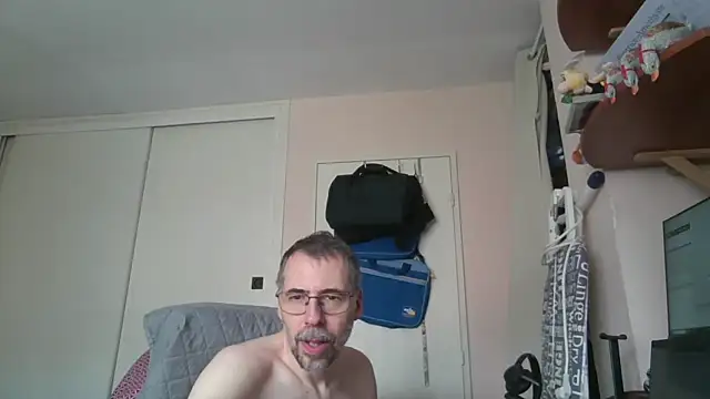 Snapshot of ptitcanard60600 chatting on June 4, 2026, 11:27 am ptitcanard60600 online show from June 4, 2026, 11:27 am