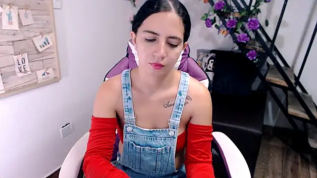 samantha baby  online show from April 4, 2026, 11:40 am