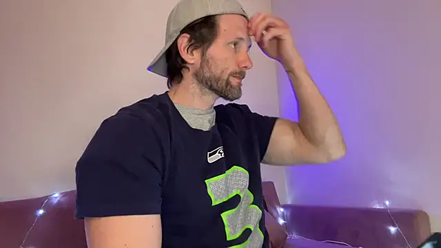 Snapshot of alexmannd chatting on December 4, 2025, 5:32 pm alexmannd online show from December 4, 2025, 5:32 pm