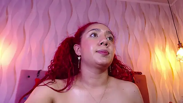 IsabelaLatina online show from February 28, 2026, 4:52 pm