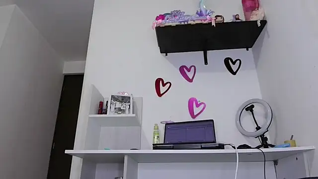 Snapshot of ari_sexy1 chatting on October 1, 2025, 3:23 am ari sexy1 online show from October 1, 2025, 3:23 am