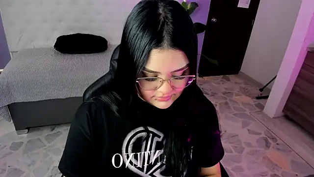 Snapshot of martinasaez chatting on January 6, 2026, 8:34 pm martinasaez online show from January 6, 2026, 8:34 pm