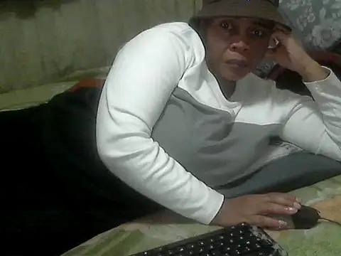 Snapshot of BLACKMILF4U chatting on June 9, 2026, 4:51 pm BLACKMILF4U online show from June 9, 2026, 4:51 pm