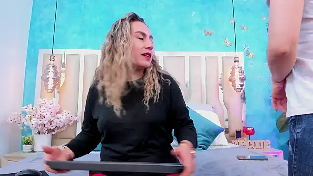 Snapshot of Layla_Sia chatting on February 7, 2026, 11:58 am Layla Sia online show from February 7, 2026, 11:58 am