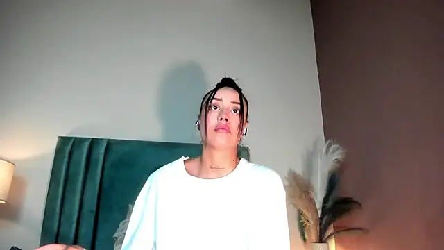 NoraDasilva online show from March 5, 2026, 11:34 pm