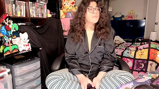 ShinyCherub online show from April 2, 2026, 2:42 am