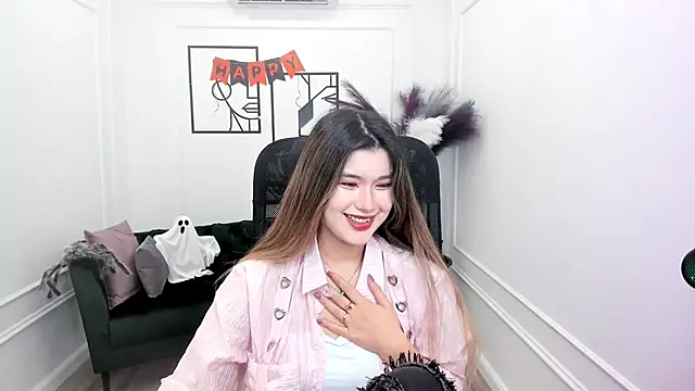 Snapshot of AnneTLi chatting on October 24, 2025, 3:25 am AnneTLi online show from October 24, 2025, 3:25 am