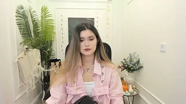 Snapshot of AnneTLi chatting on October 30, 2025, 3:19 am AnneTLi online show from October 30, 2025, 3:19 am