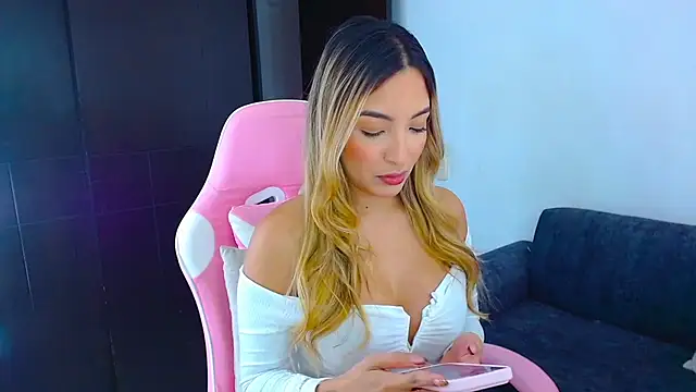 im grecia online show from April 6, 2026, 8:21 pm