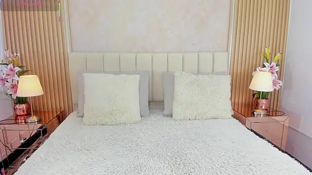 Snapshot of LUNATAYLORS chatting on November 5, 2025, 11:10 am LUNATAYLORS online show from November 5, 2025, 11:10 am