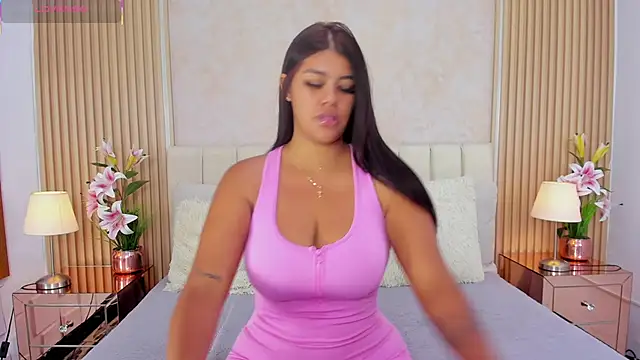 Snapshot of LUNATAYLORS chatting on November 19, 2025, 11:21 am LUNATAYLORS online show from November 19, 2025, 11:21 am