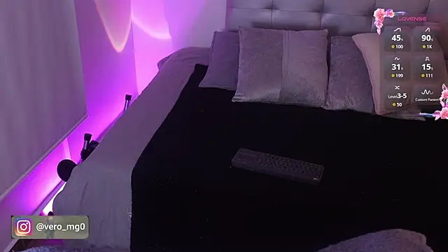  Eyra online show from April 12, 2026, 11:54 pm