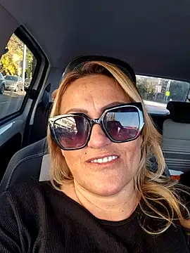 Isabellaa04 online show from November 7, 2025, 12:38 pm