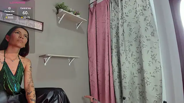 Snapshot of alexandrabootty chatting on March 12, 2025, 12:20 am alexandrabootty online show from March 12, 2025, 12:20 am