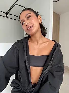 Snapshot of AnaRoxane_ chatting on January 24, 2025, 4:49 pm AnaRoxane online show from January 24, 2025, 4:49 pm