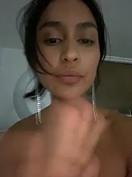 Snapshot of AnaRoxane_ chatting on February 17, 2025, 9:52 pm AnaRoxane online show from February 17, 2025, 9:52 pm