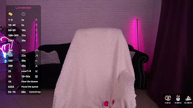 Snapshot of Daenerys_Daenn chatting on February 4, 2025, 8:24 am Daenerys Daenn online show from February 4, 2025, 8:24 am