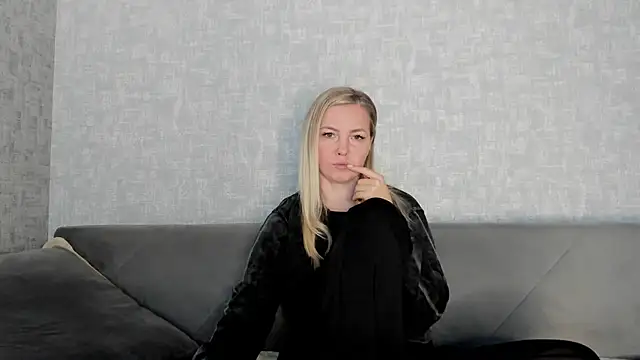 iam Venus online show from February 16, 2026, 7:37 am