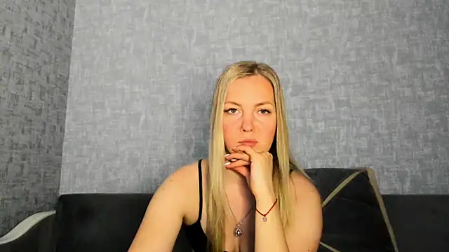 Snapshot of iam_Venus chatting on May 6, 2026, 3:28 pm iam Venus online show from May 6, 2026, 3:28 pm