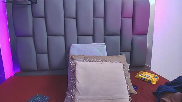  MiaBrown  online show from January 6, 2026, 12:09 pm