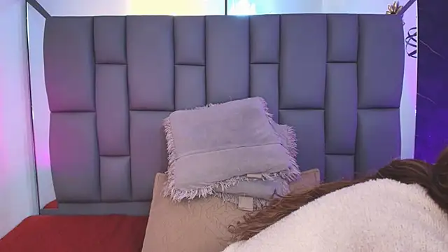  MiaBrown  online show from February 4, 2026, 12:11 pm