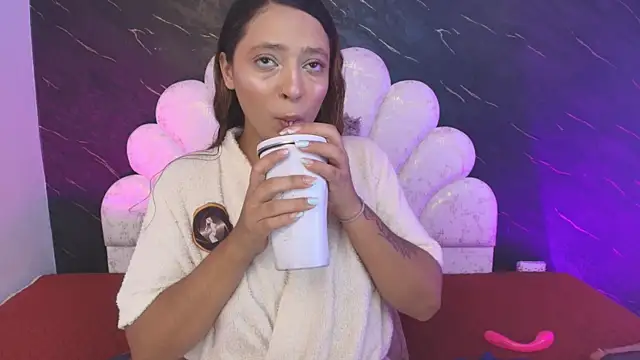  MiaBrown  online show from April 21, 2026, 12:11 pm