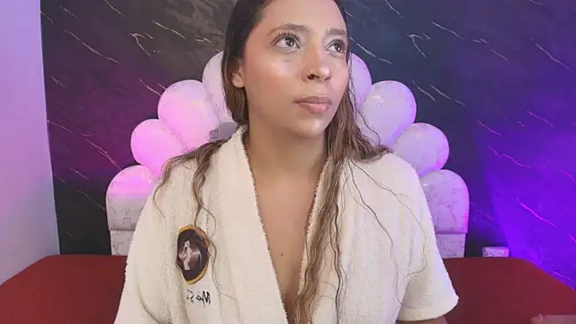 Snapshot of _MiaBrown_ chatting on April 23, 2026, 12:15 pm MiaBrown online show from April 23, 2026, 12:15 pm