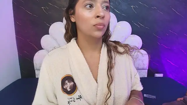 Snapshot of _MiaBrown_ chatting on April 30, 2026, 12:11 pm MiaBrown online show from April 30, 2026, 12:11 pm