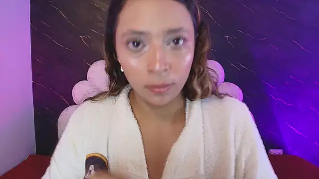 Snapshot of _MiaBrown_ chatting on May 19, 2026, 12:11 pm MiaBrown online show from May 19, 2026, 12:11 pm