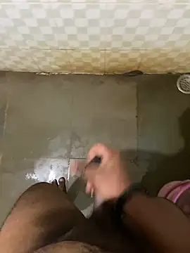 Snapshot of Honeydick7 chatting on January 15, 2025, 3:33 am Honeydick7 online show from January 15, 2025, 3:33 am