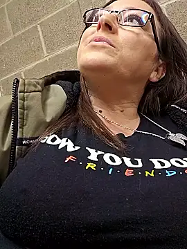 Snapshot of angelbaby1998 chatting on January 9, 2026, 4:43 pm angelbaby1998 online show from January 9, 2026, 4:43 pm