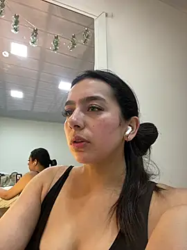 Nicollemays online show from February 11, 2025, 12:05 pm