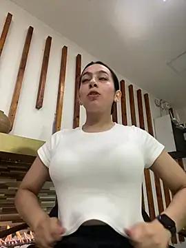 Nicollemays online show from February 21, 2025, 12:06 pm