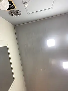 Nicollemays online show from February 27, 2025, 12:13 pm