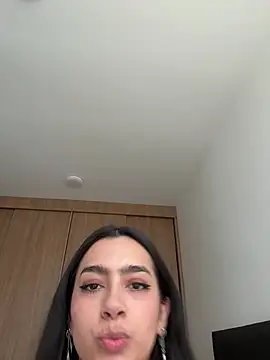 Snapshot of Nicollemays chatting on May 27, 2026, 2:14 pm Nicollemays online show from May 27, 2026, 2:14 pm