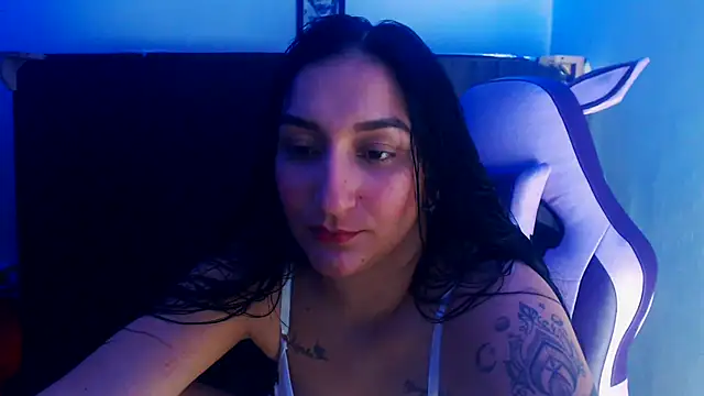 Snapshot of liz_dirty chatting on November 7, 2025, 10:32 pm liz dirty online show from November 7, 2025, 10:32 pm