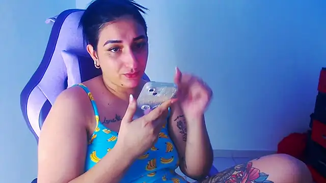 Snapshot of liz_dirty chatting on December 4, 2025, 10:40 pm liz dirty online show from December 4, 2025, 10:40 pm