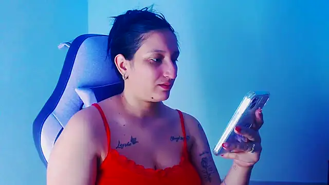 Snapshot of liz_dirty chatting on December 19, 2025, 10:39 pm liz dirty online show from December 19, 2025, 10:39 pm