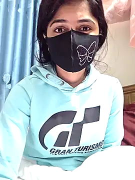 Snapshot of Suvosri chatting on January 6, 2026, 8:29 am Suvosri online show from January 6, 2026, 8:29 am