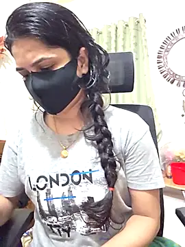 Snapshot of Suvosri chatting on April 15, 2026, 5:36 am Suvosri online show from April 15, 2026, 5:36 am