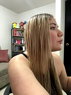 Snapshot of Celestedubois chatting on November 19, 2025, 9:59 pm Celestedubois online show from November 19, 2025, 9:59 pm