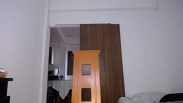 yselahot online show from December 22, 2025, 8:50 pm