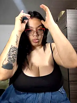 SharaPatinson online show from November 19, 2025, 8:42 pm