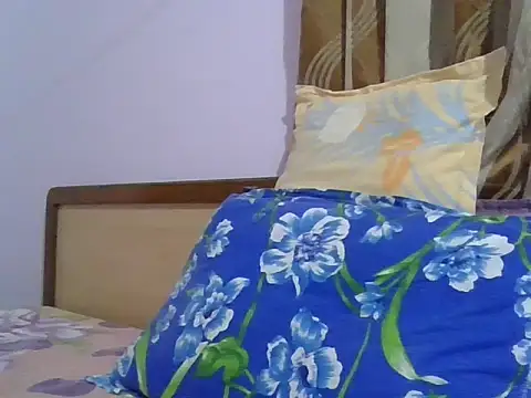 Snapshot of mrose8080 chatting on December 17, 2025, 8:04 pm mrose8080 online show from December 17, 2025, 8:04 pm