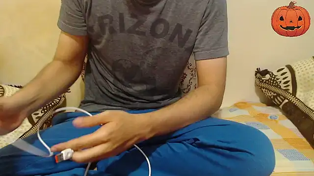 Alexdelarge323 online show from October 22, 2025, 11:21 am