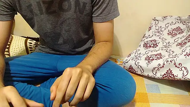 Alexdelarge323 online show from November 3, 2025, 11:33 am