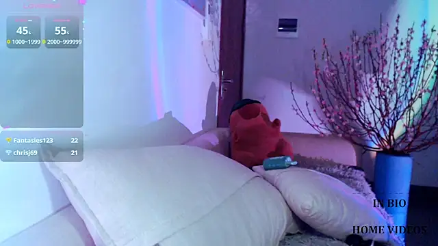 Snapshot of Cassie_Wild chatting on February 17, 2026, 4:02 pm Cassie Wild online show from February 17, 2026, 4:02 pm